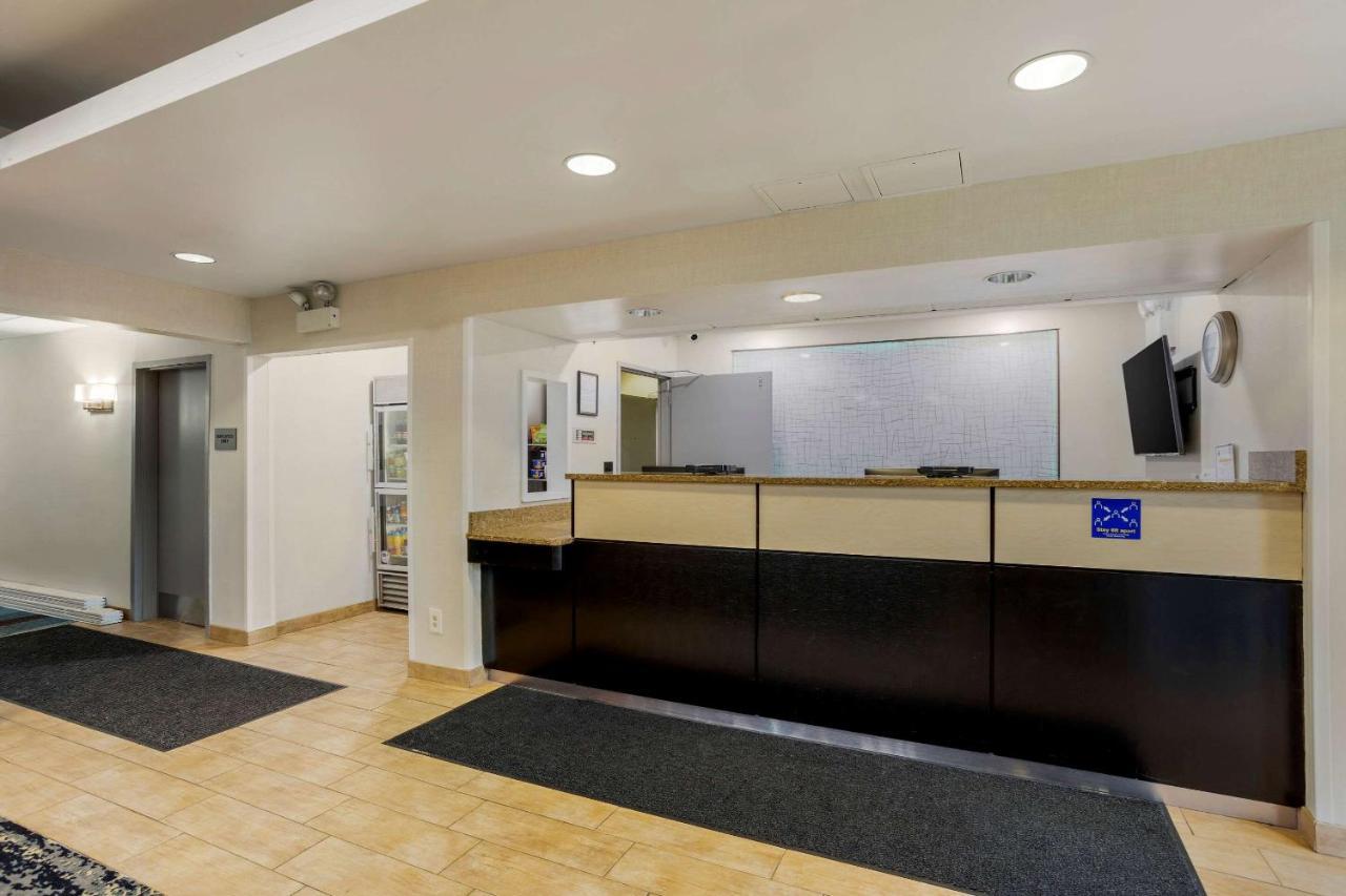 Comfort Inn & Suites Mt Laurel-Philadelphia Маунт Лорел Екстериор снимка