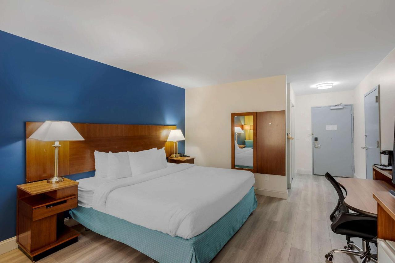 Comfort Inn & Suites Mt Laurel-Philadelphia Маунт Лорел Екстериор снимка