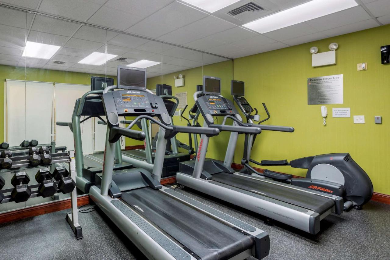 Comfort Inn & Suites Mt Laurel-Philadelphia Маунт Лорел Екстериор снимка