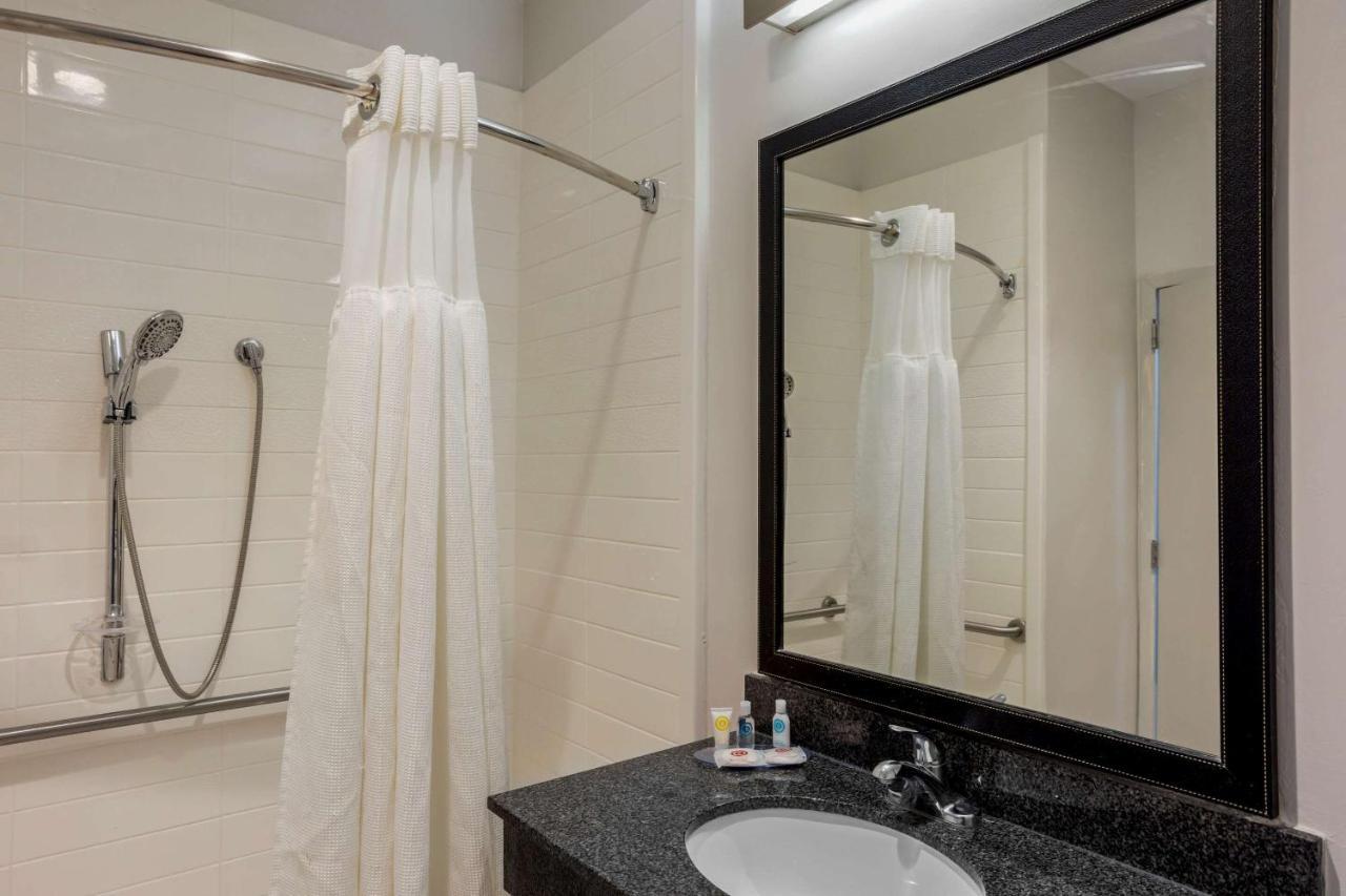 Comfort Inn & Suites Mt Laurel-Philadelphia Маунт Лорел Екстериор снимка