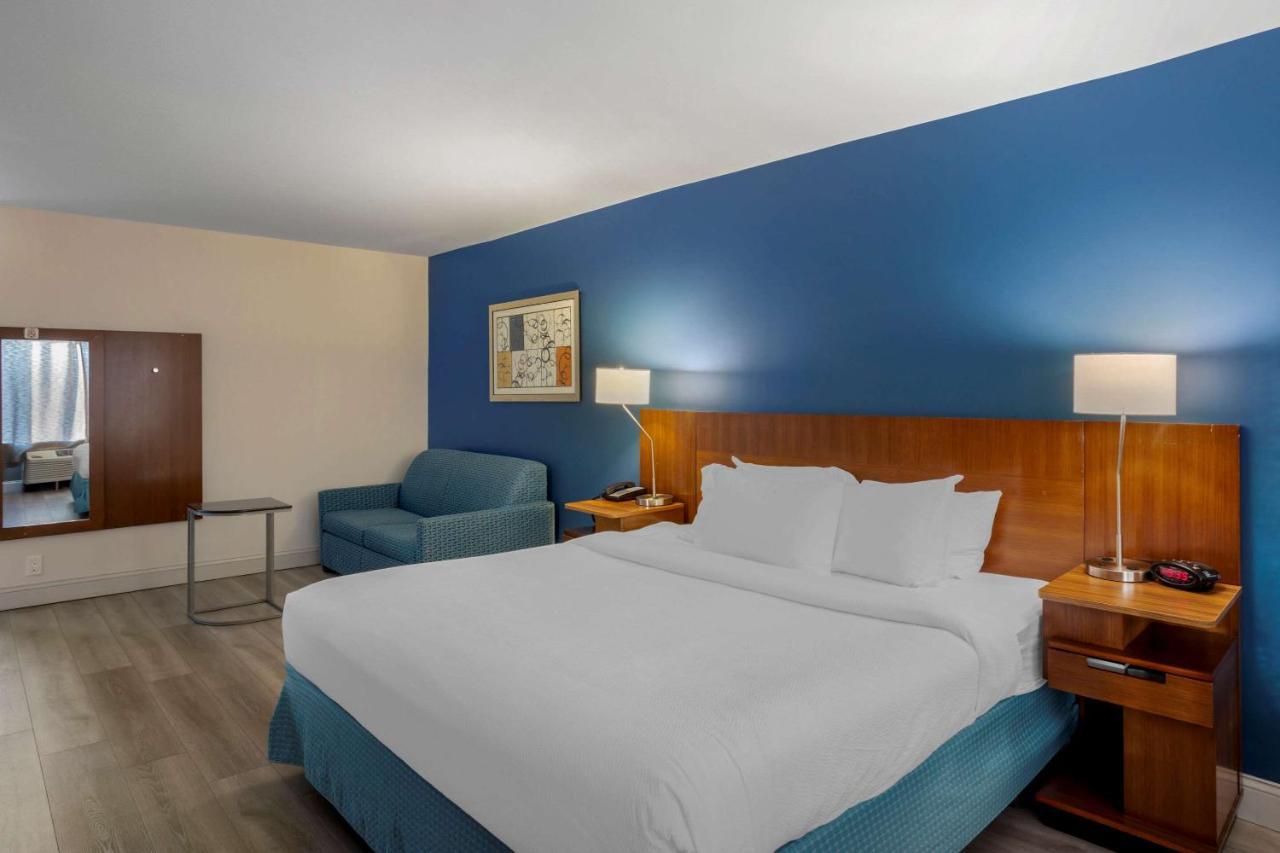 Comfort Inn & Suites Mt Laurel-Philadelphia Маунт Лорел Екстериор снимка