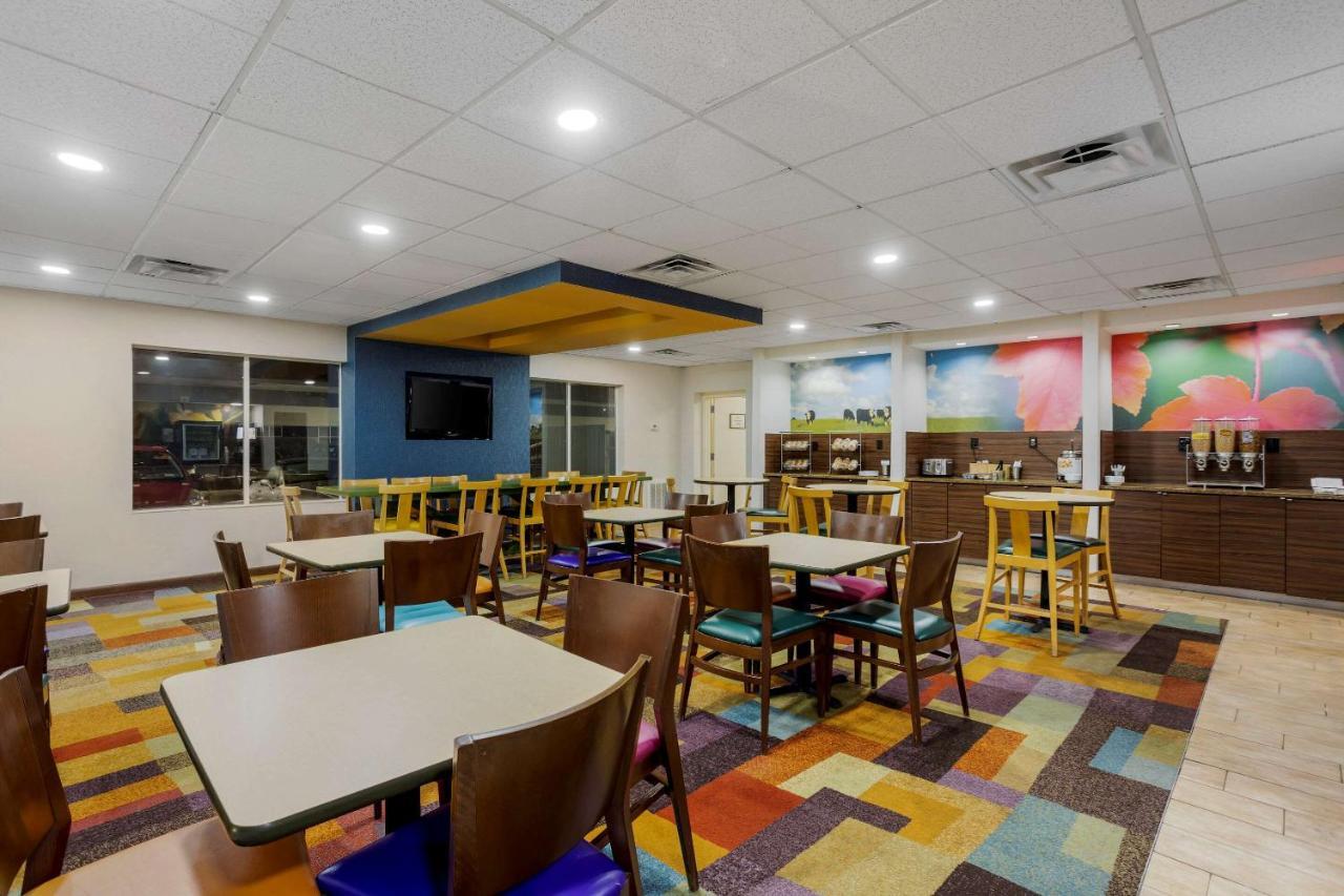 Comfort Inn & Suites Mt Laurel-Philadelphia Маунт Лорел Екстериор снимка