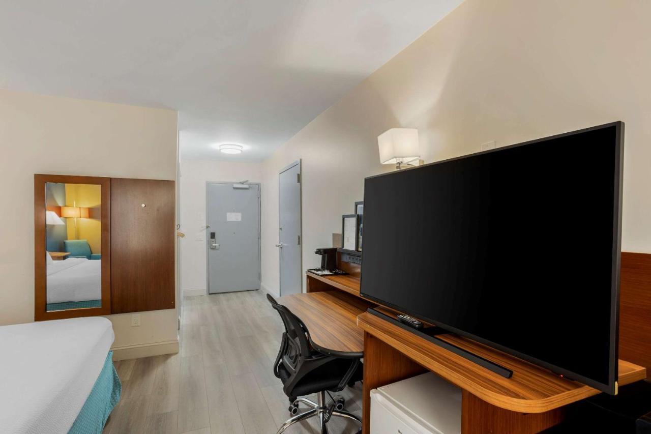 Comfort Inn & Suites Mt Laurel-Philadelphia Маунт Лорел Екстериор снимка